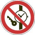 Табличка "Запрещается иметь при (на) себе металлические предметы (часы и т.п.)"