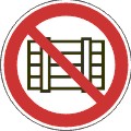 Табличка "Запрещается загромождать проходы и или складировать"